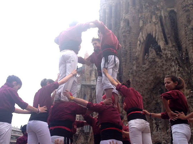 Fête du quartier de Sagrada Familia.