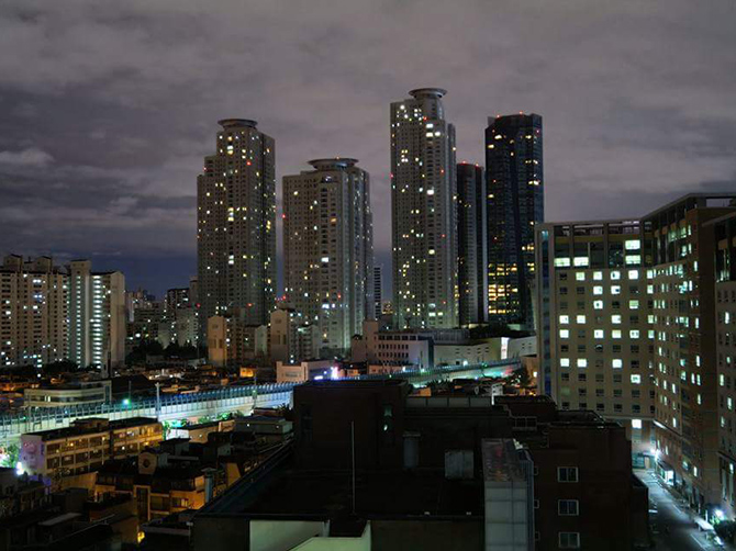 Université de Konkuk, de nuit, Seoul.
