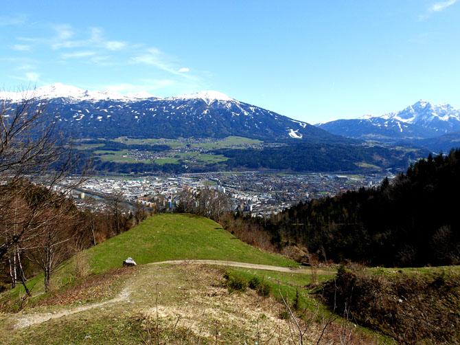 1ère randonnée au dessus d'Innsbruck le 14 avril, jusqu'à l'Arzler Alm, bar-chalet.